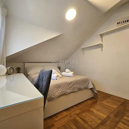 Leggero With Open Sea View Apartment